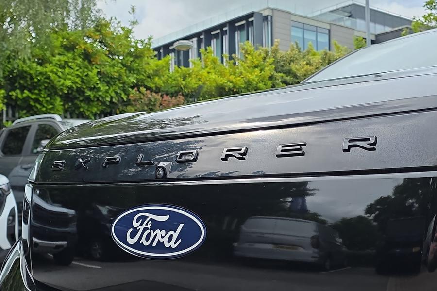 Ford Explorer Photo autoimg-3b1f46b94b7c4611048f94c716b1bc5bf51f2f8b.jpg