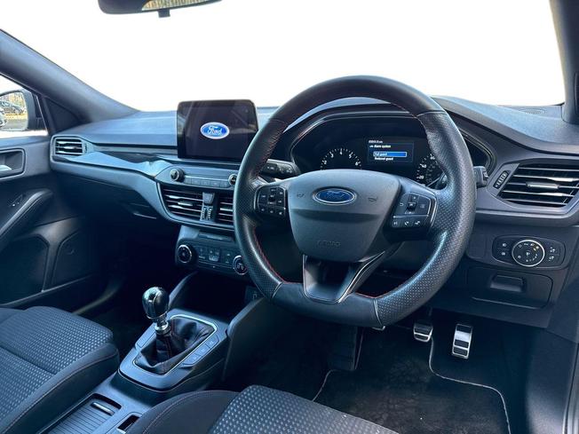 FORD FOCUS Photo 6