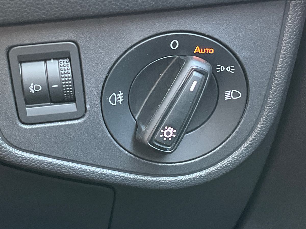 Volkswagen Polo Photo autoimg-3b2a8269fda8fd1265f62545b81ff6660006a822.jpg