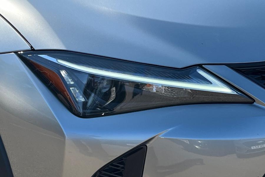 Lexus UX Photo autoimg-3b2fcecc3dd7564a8daaf8cb6f972fba9e095e05.jpg