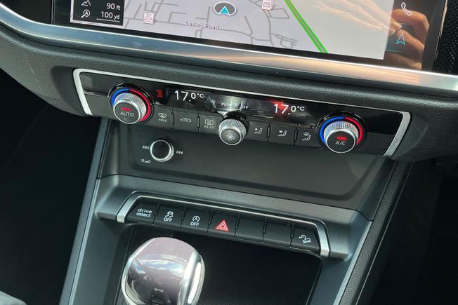 AUDI Q3 Photo 30