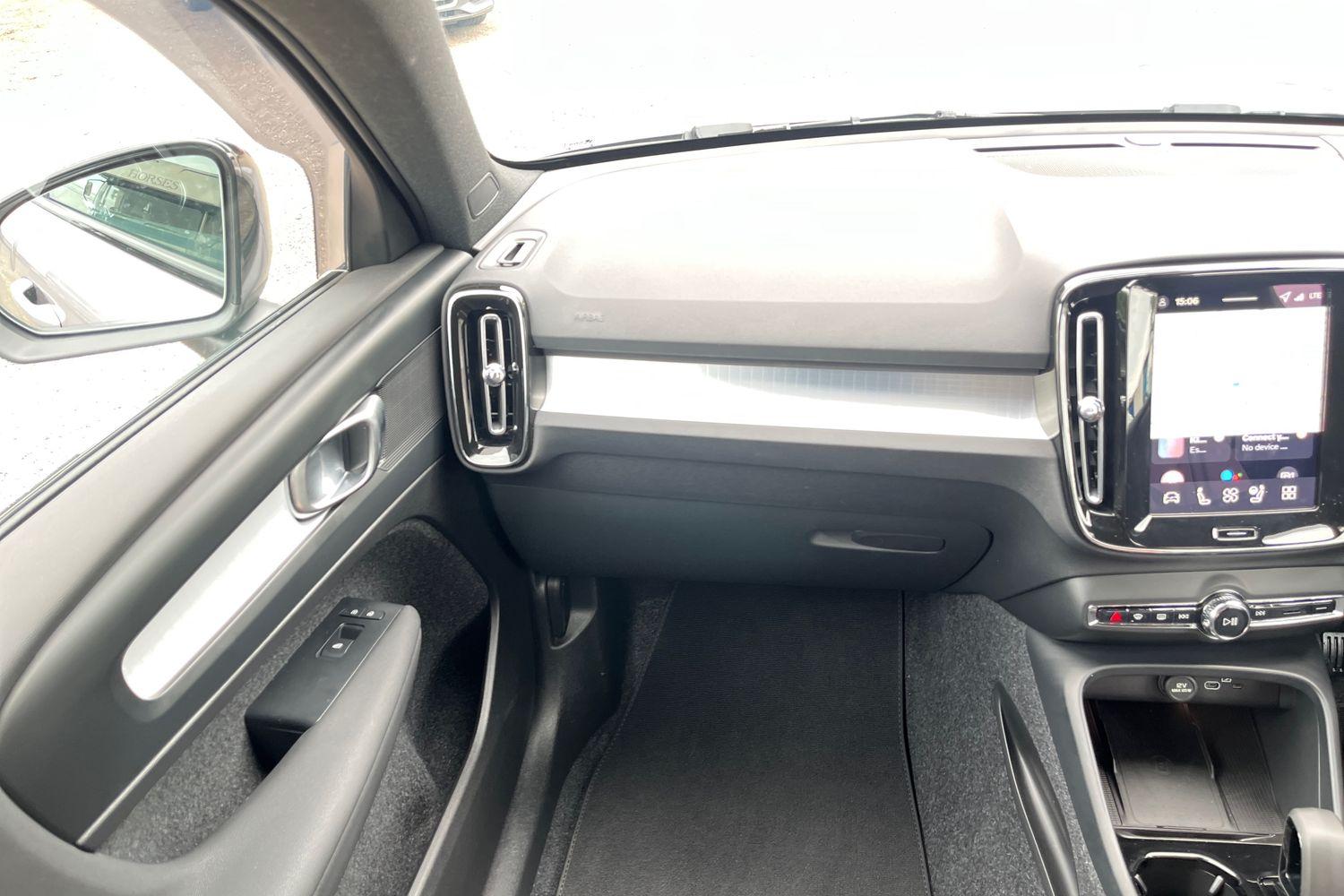 Volvo XC40 Photo 38