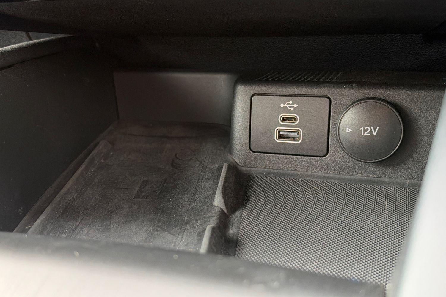 Ford KUGA Photo 38