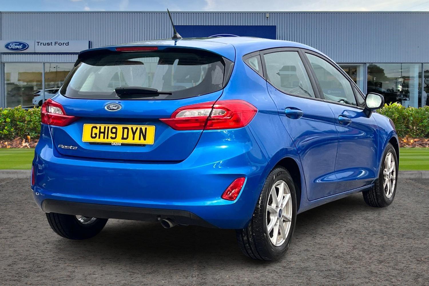 Ford Fiesta Photo 3