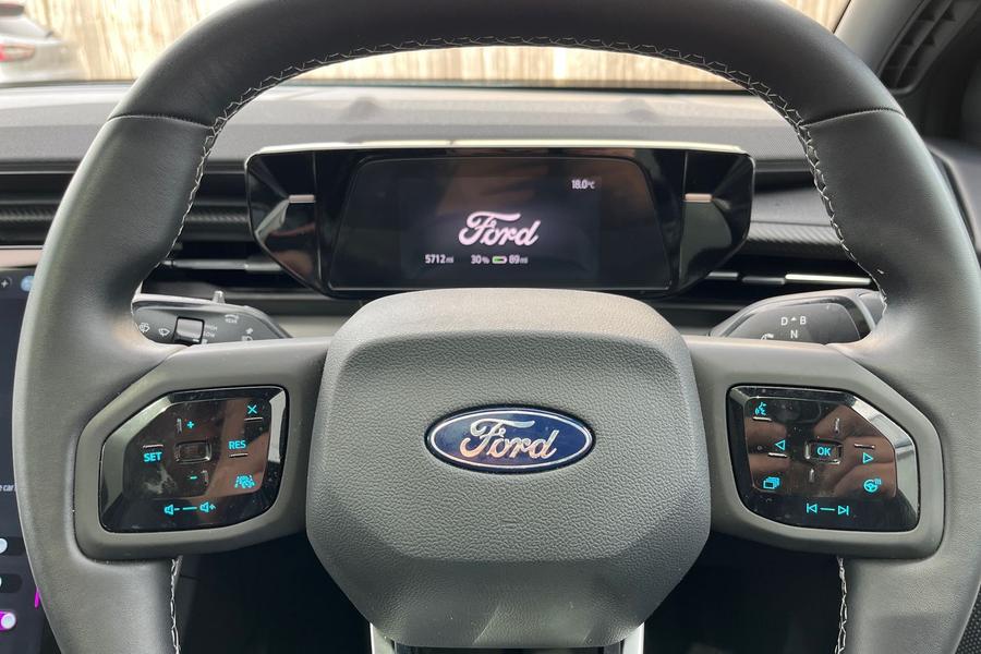 Ford Explorer Photo autoimg-3b3a2c61a9e633feb376600eba785880daa211c3.jpg