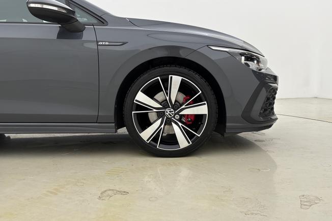 VOLKSWAGEN Golf Photo 5
