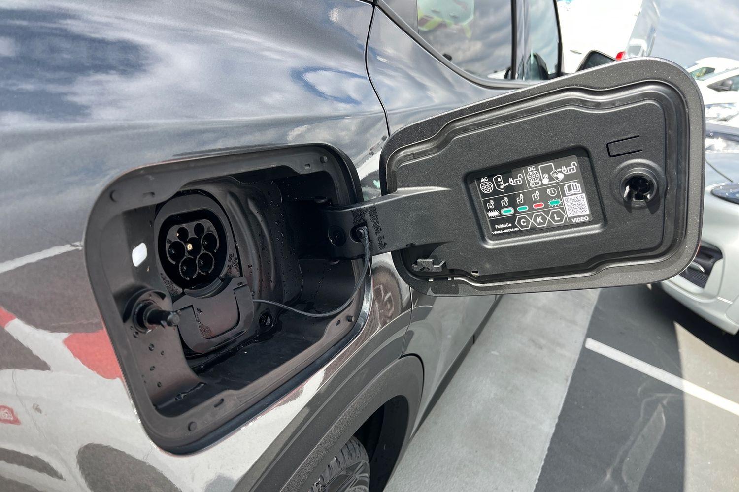 Ford Explorer Photo 34
