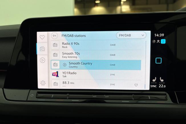 VOLKSWAGEN Golf Photo 13