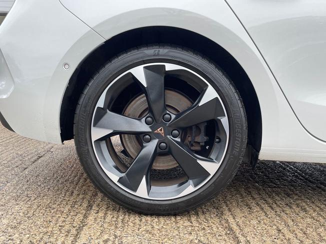 CUPRA Leon Photo 5