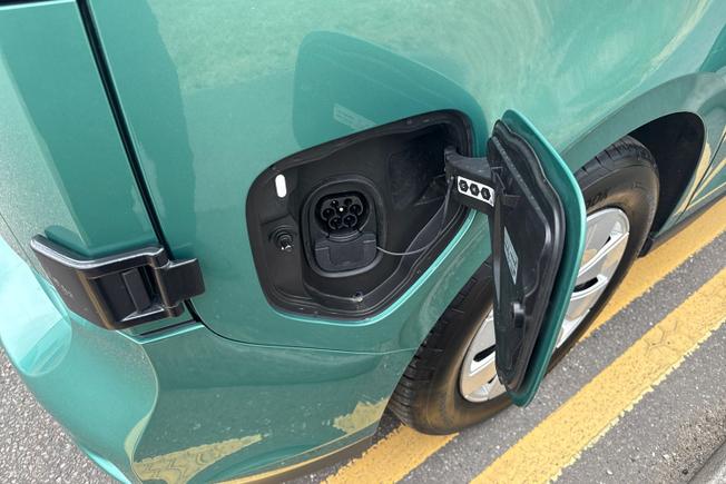 Volkswagen Id. Buzz Cargo Photo 30