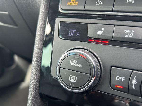 SEAT Leon Photo autoimg-3b4906c7d7ba0df4dfb2e01019b1bb21c35a0ba3.jpg