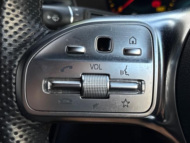 MERCEDES-BENZ GLC Photo 16