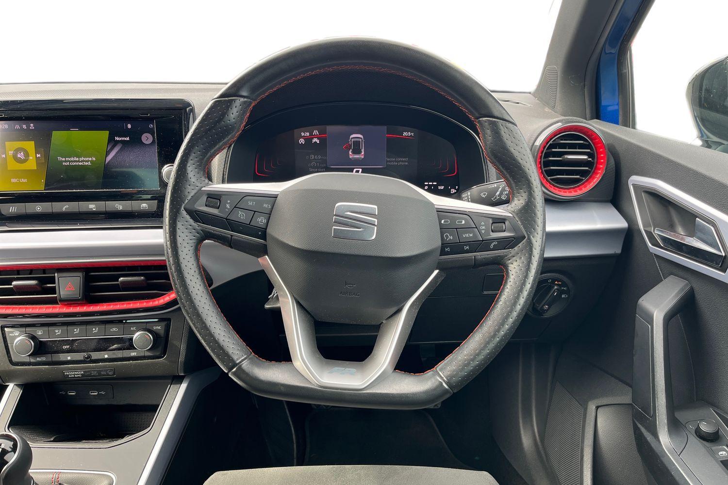 SEAT ARONA Photo 10
