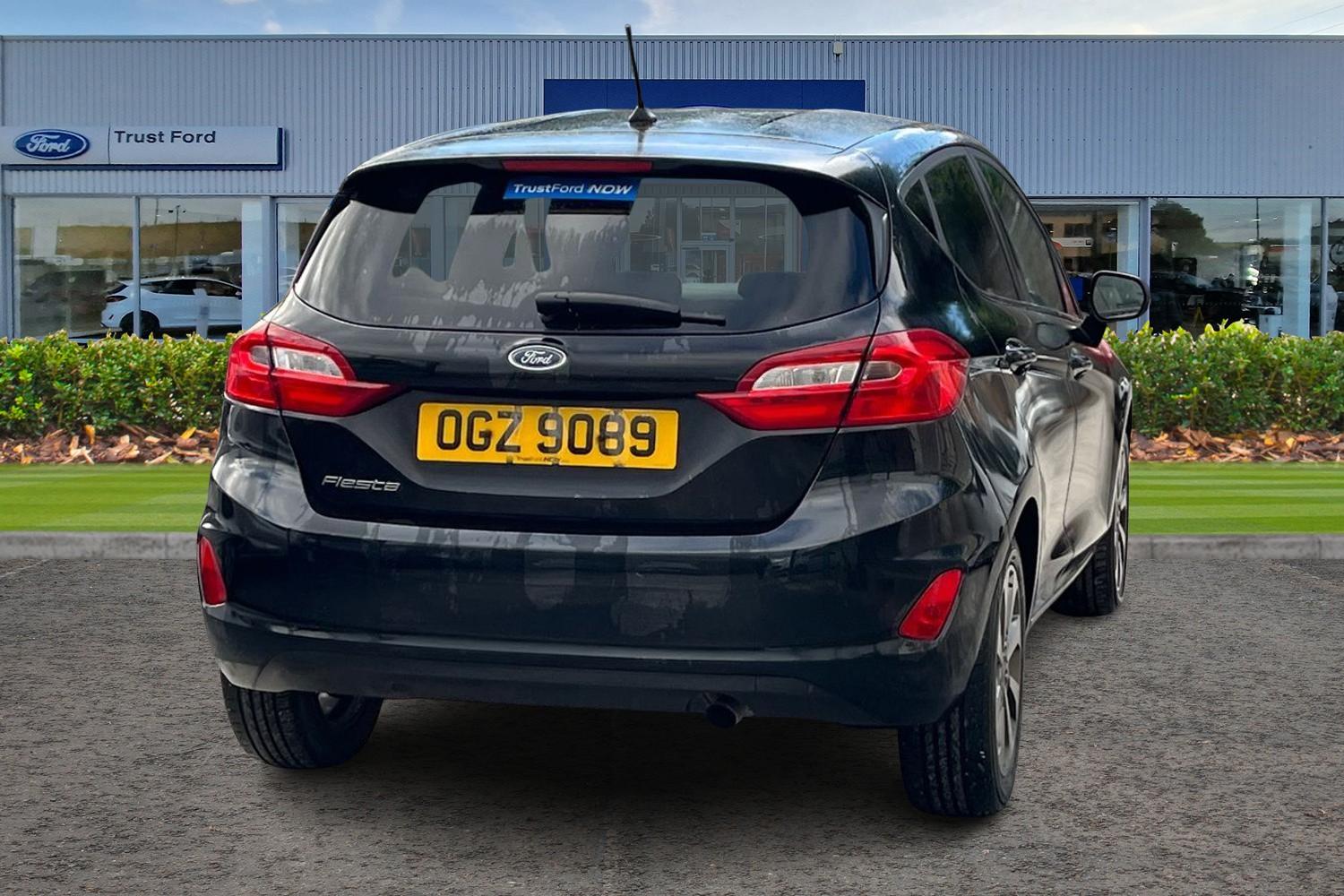 Ford FIESTA Photo 3