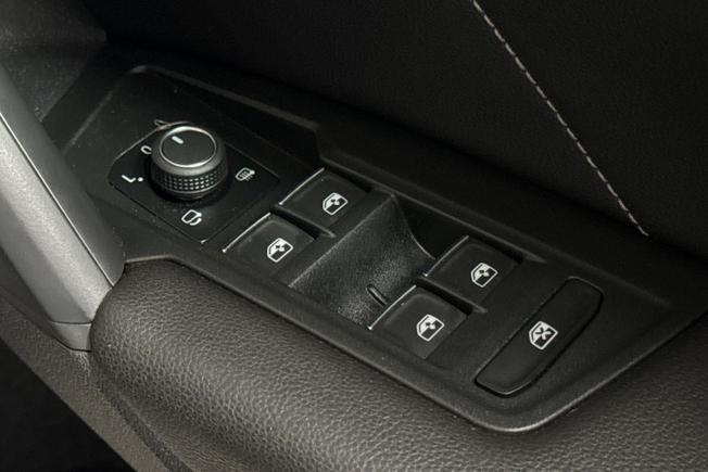 VOLKSWAGEN Tiguan Photo 28