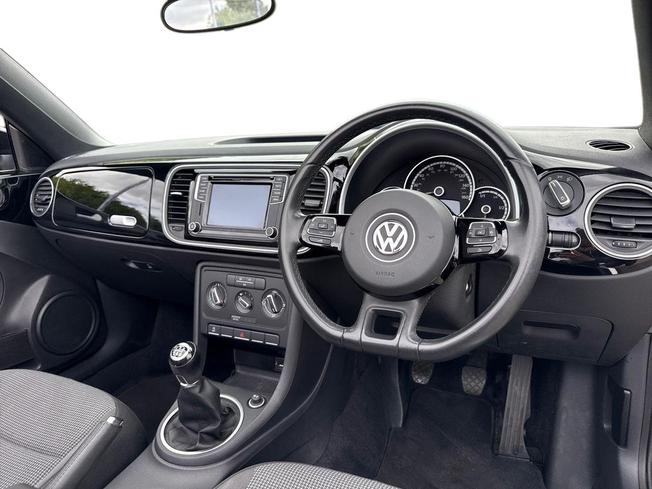 VOLKSWAGEN Beetle Photo 6