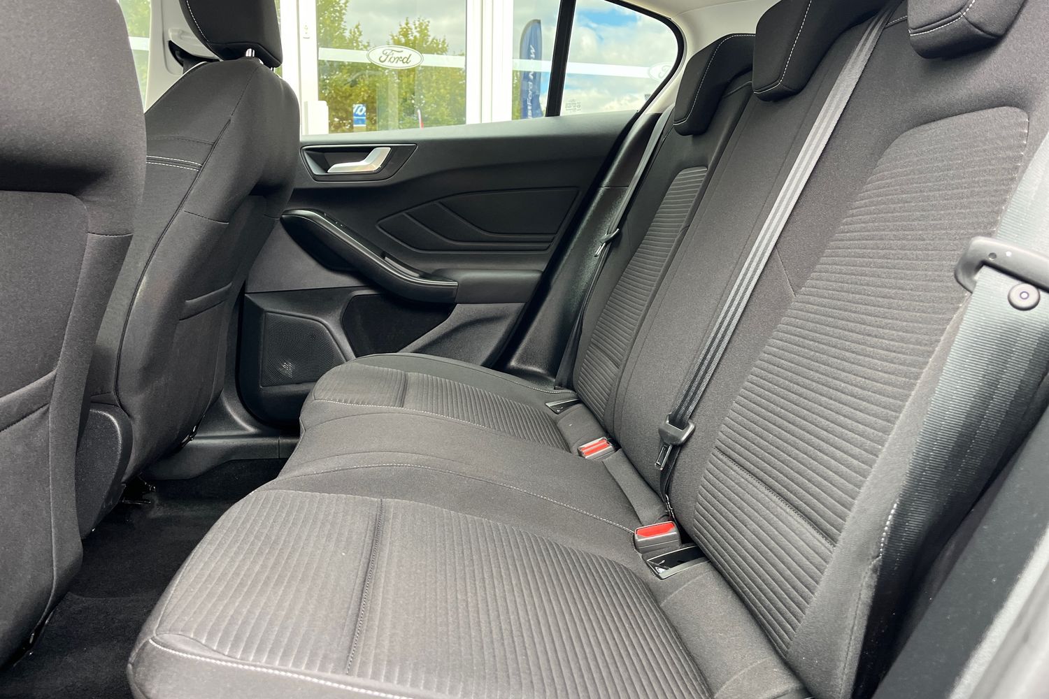 Ford FOCUS Photo 19