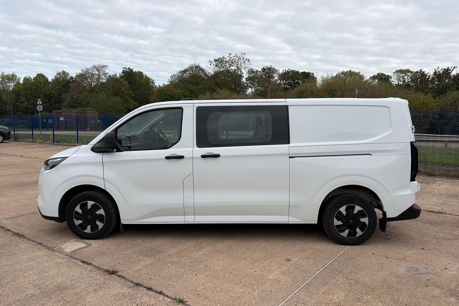Ford TRANSIT CUSTOM Photo 23
