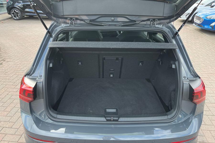 Volkswagen Golf Photo autoimg-3b5cf7359c6572768547957557c6214d5845c54f.jpg