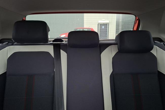 VOLKSWAGEN Polo Photo 33