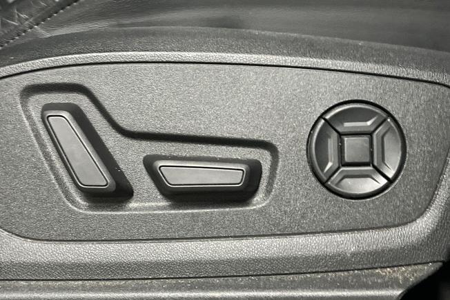 AUDI e-tron Photo 25