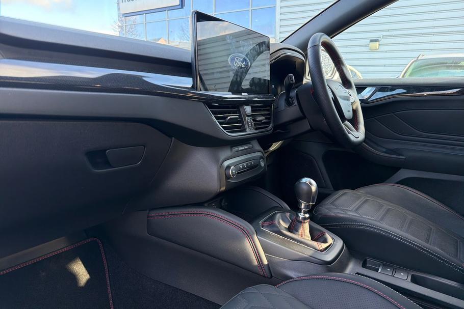 Used Ford FOCUS WX25JZM 18