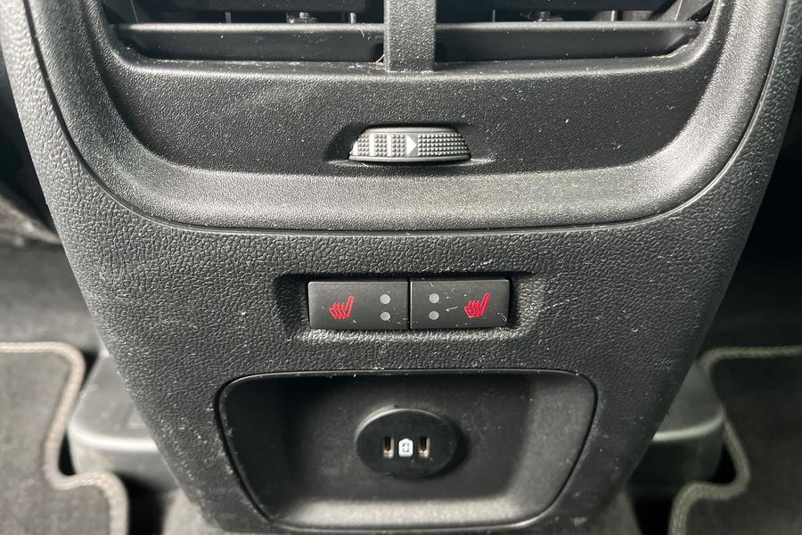 Ford KUGA Photo autoimg-3b68c7ed1e3c66d63597dd2797c8d550a505652c.jpg