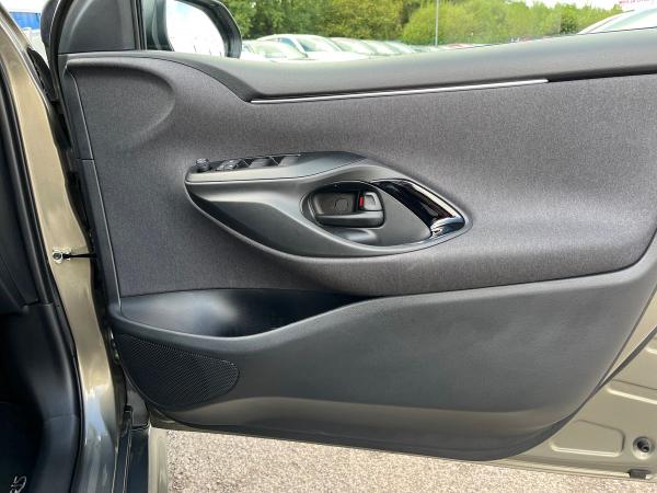 Toyota Yaris Photo autoimg-3b690f8d453506fd297701285fa33afd6a32dc70.jpg