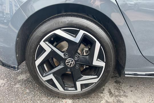Volkswagen Golf Photo autoimg-3b6d03116f0616cda7256fb1cd73daa3bcfa586d.jpg