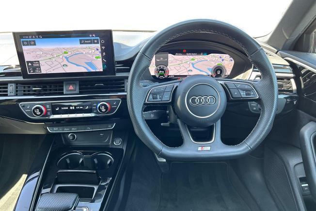 AUDI A4 Photo 11