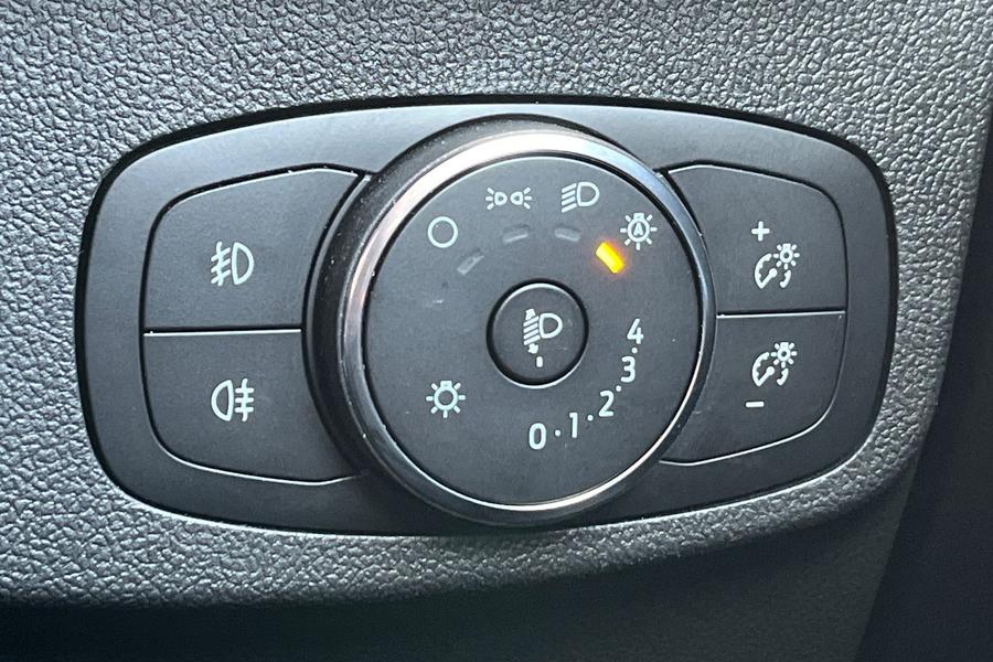 Ford FOCUS Photo autoimg-3b700e3885224d424f1e8012e7cd9b44564a5f79.jpg