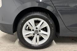 VOLKSWAGEN Golf Photo 5