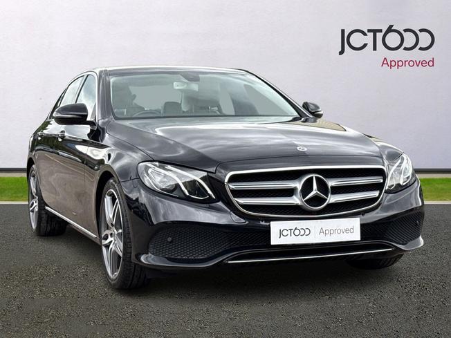 MERCEDES-BENZ E Class Photo 1