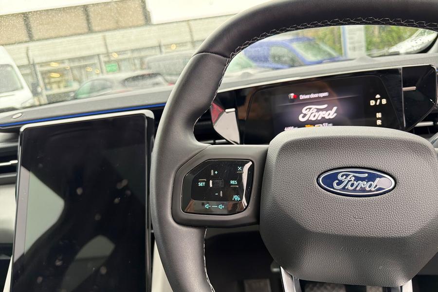 Ford EXPLORER Photo autoimg-3b81002487756aa6342b7521fa43abdf7b16e666.jpg