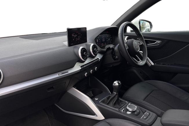 AUDI Q2 Photo 2