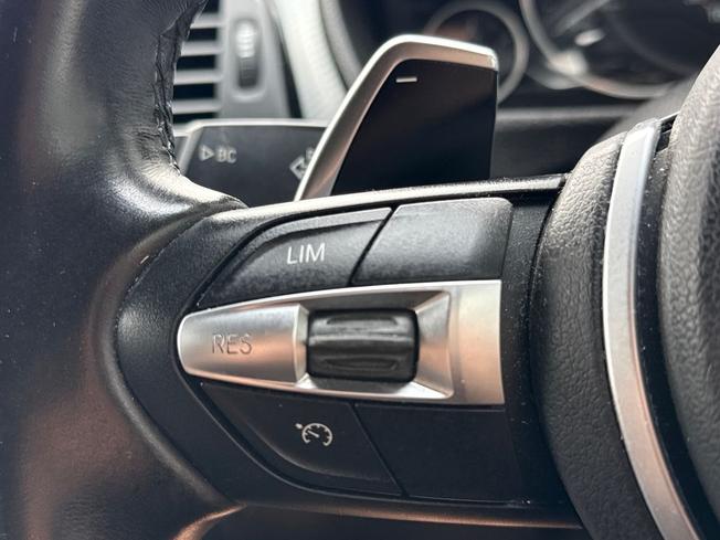 BMW 3 Series Photo 16