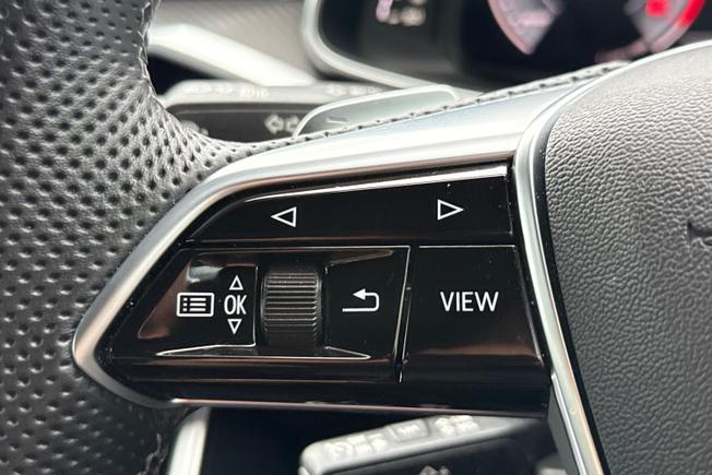 AUDI A6 Avant Photo 16