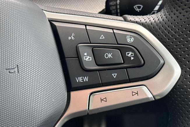 VOLKSWAGEN Golf Photo 17