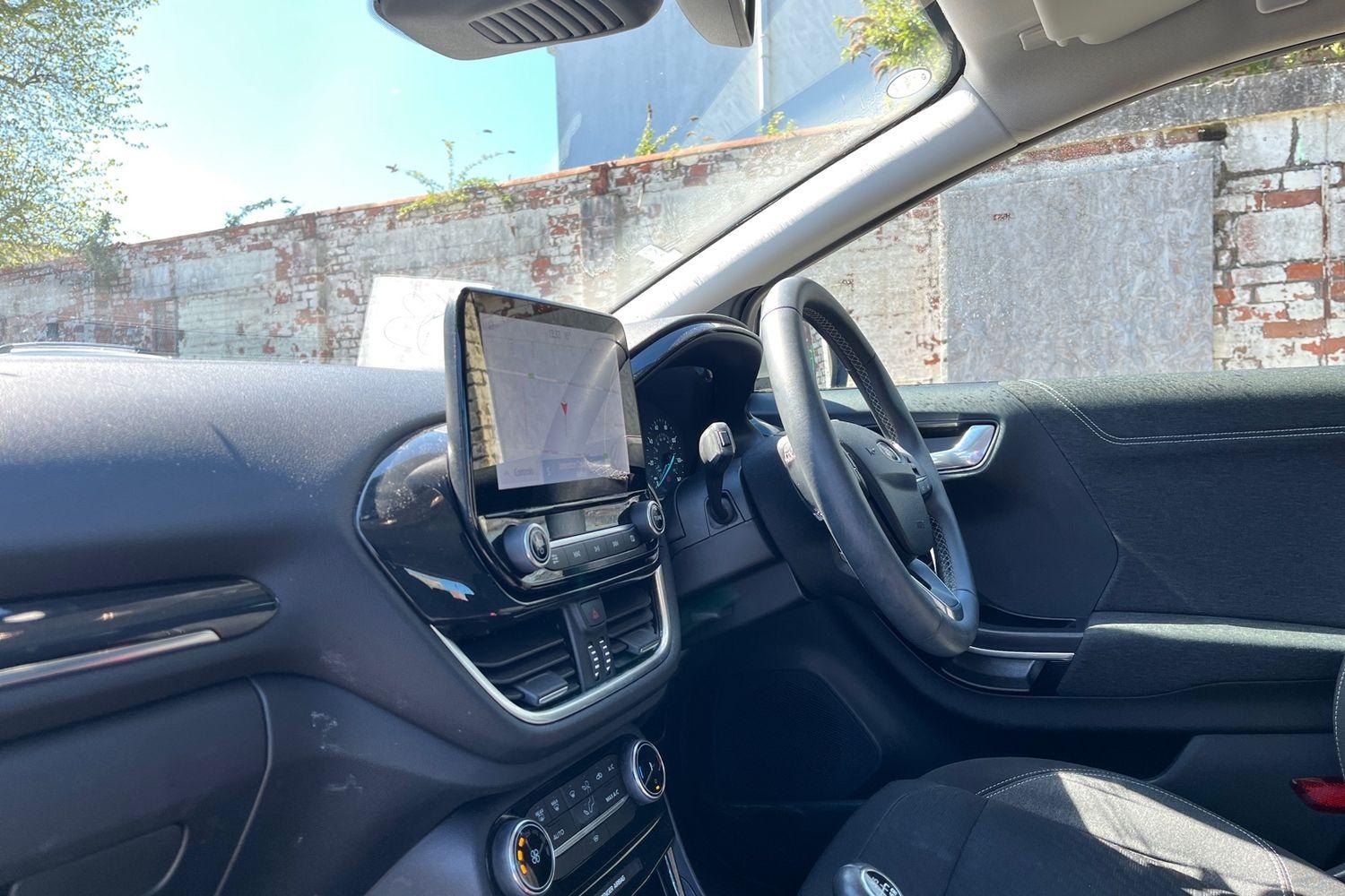 Ford PUMA Photo 17