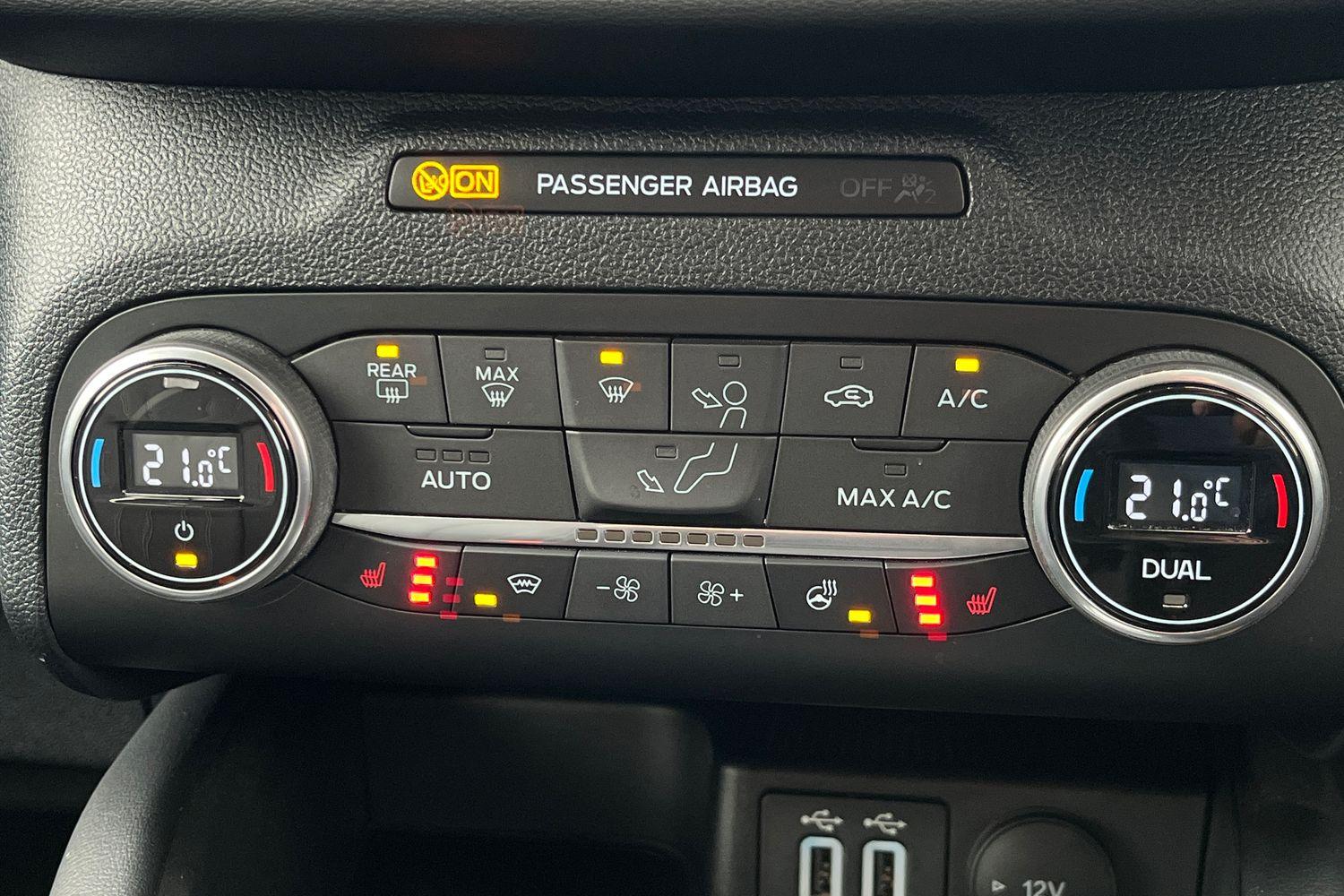 Ford KUGA Photo 31