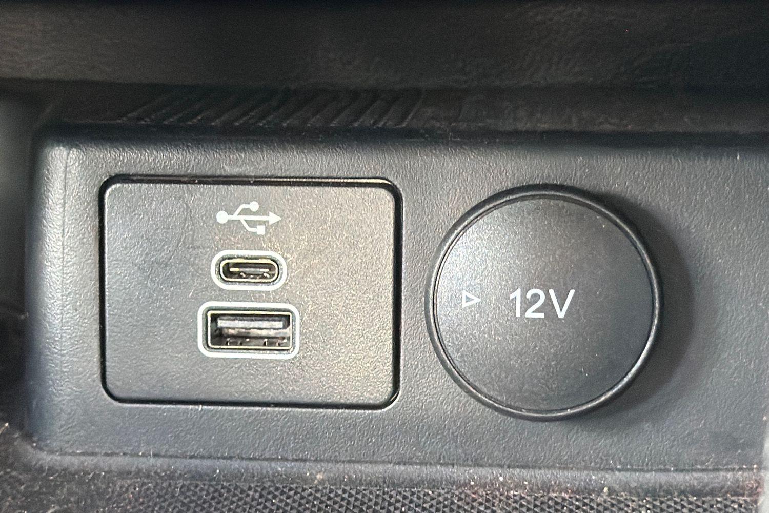 Ford FOCUS Photo 30