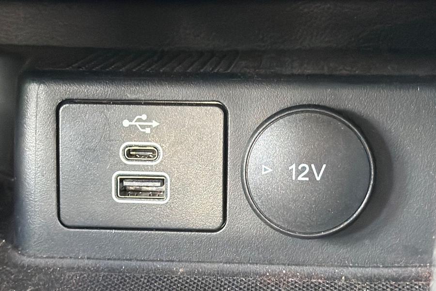 Ford FOCUS Photo autoimg-3b963d3d4f995f21cec0dc43d3428c3b46927093.jpg