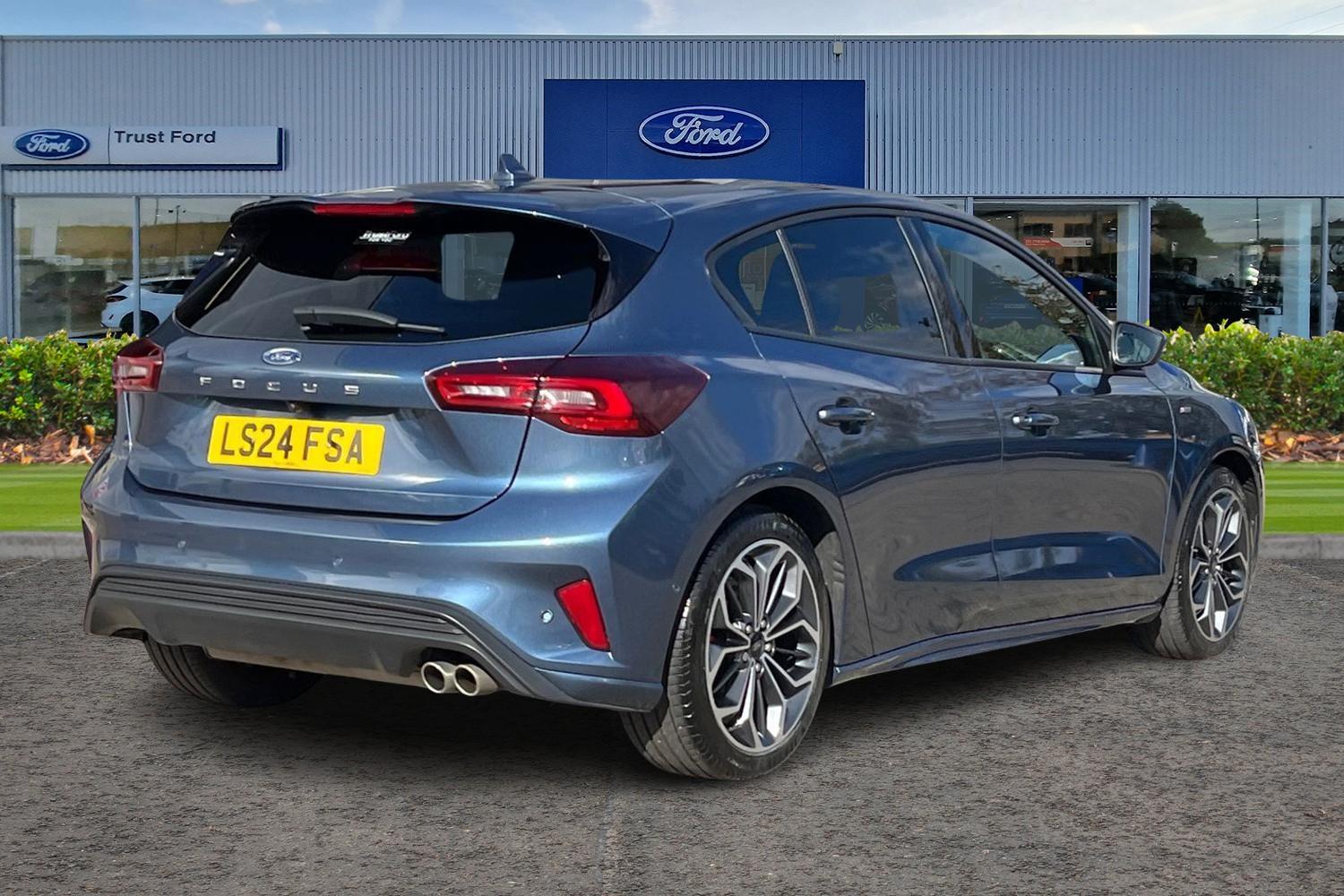 Ford Focus Photo 3