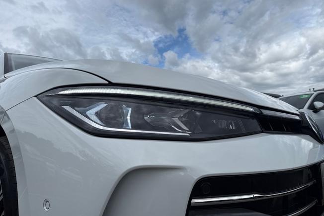 VOLKSWAGEN Passat Photo 19