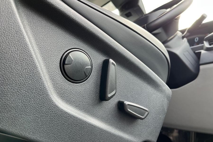 Ford TRANSIT CUSTOM Photo autoimg-3b99079e9461c693ccf5454bd0e9091e4f5a70a3.jpg