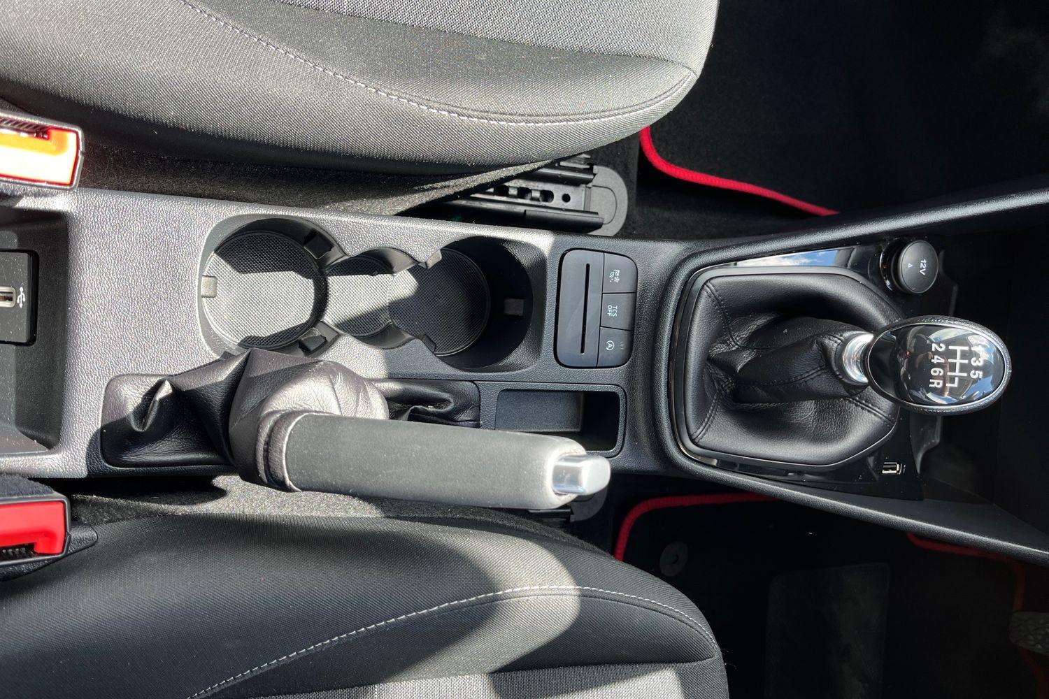 Ford FIESTA Photo 28