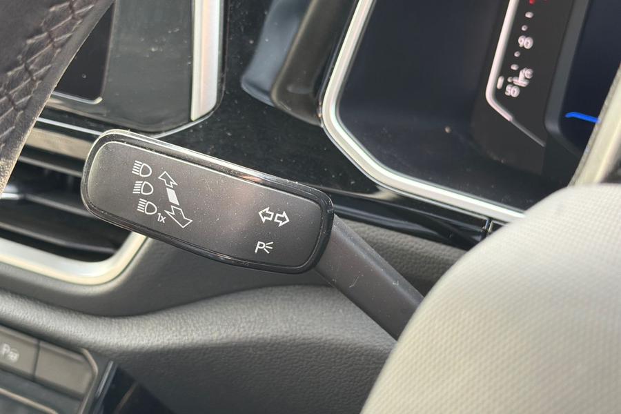Volkswagen T-ROC Photo autoimg-3b9c2e27c9c040403625aade59b5a1d179c543a2.jpg