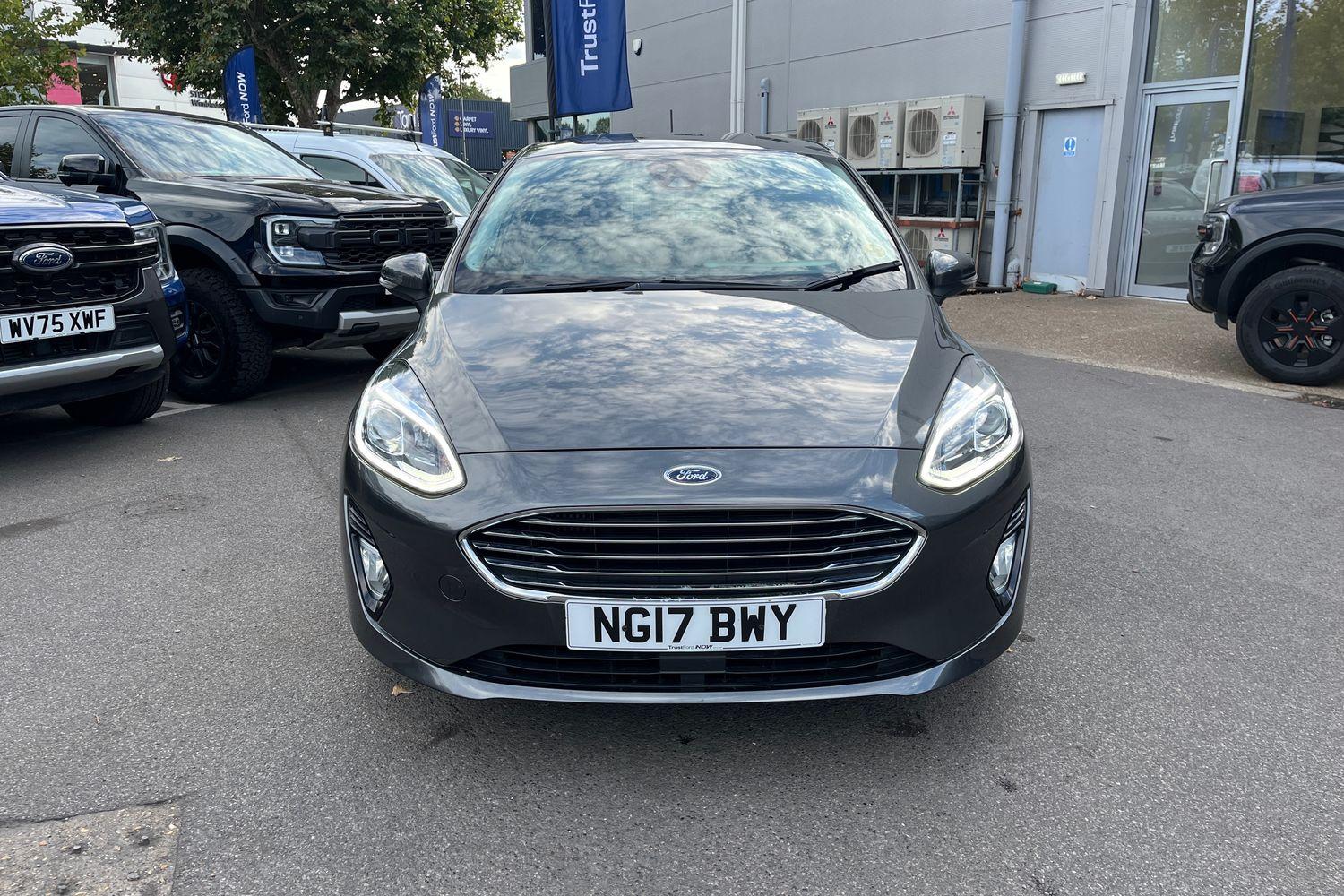 Ford FIESTA Photo 37