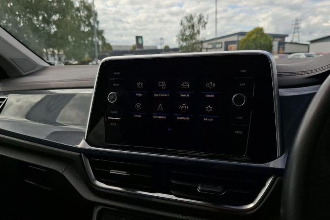 VOLKSWAGEN T-Roc Photo 13