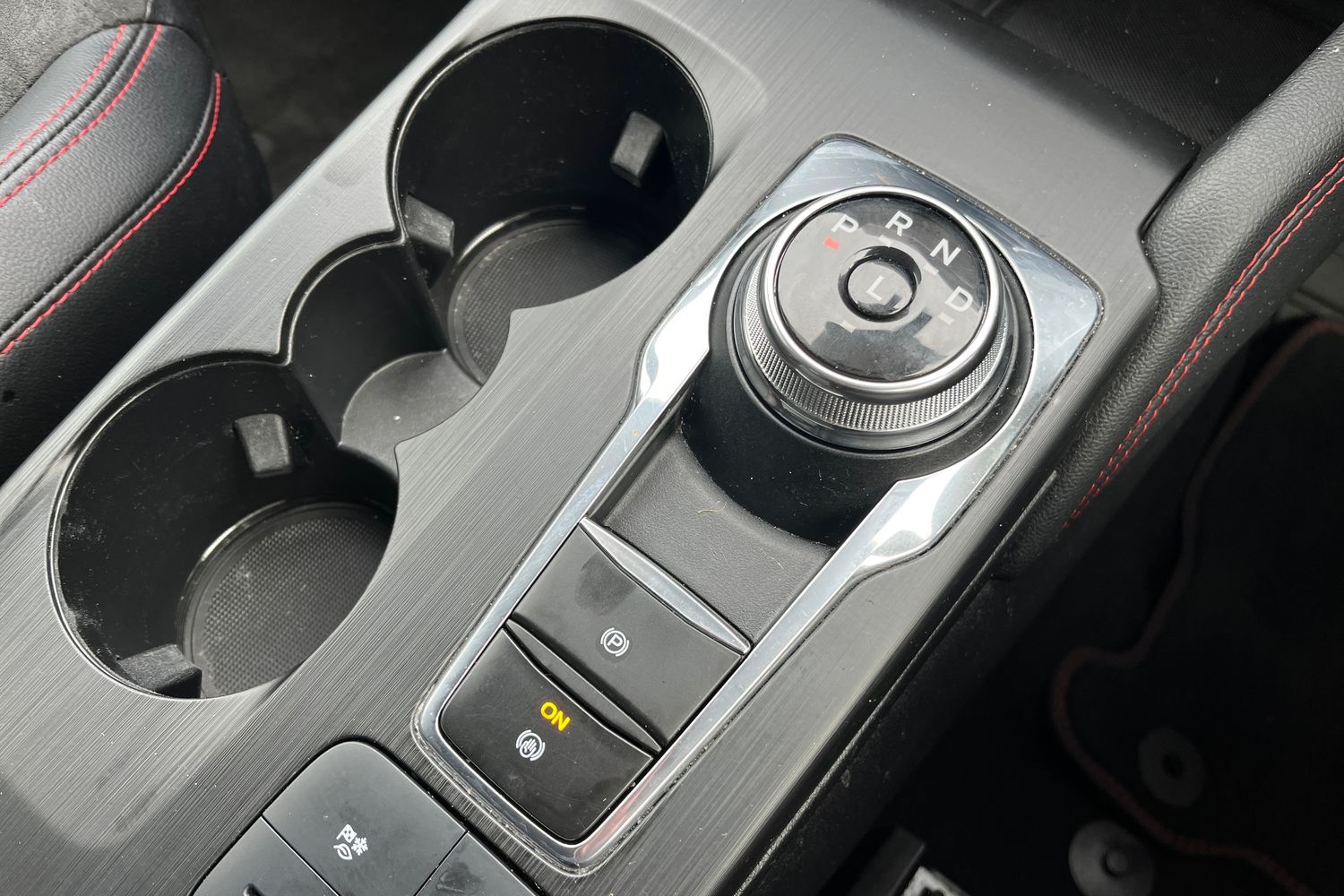 Ford KUGA Photo 36